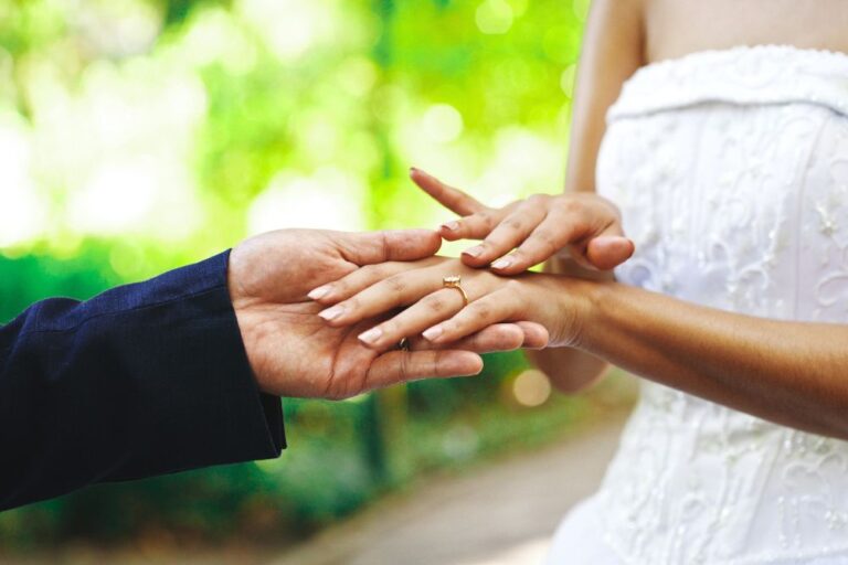 14 Signs He Wants You But Won't Commit (And What to Do)