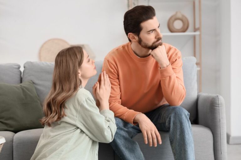 15 Signs of a Narcissistic Partner